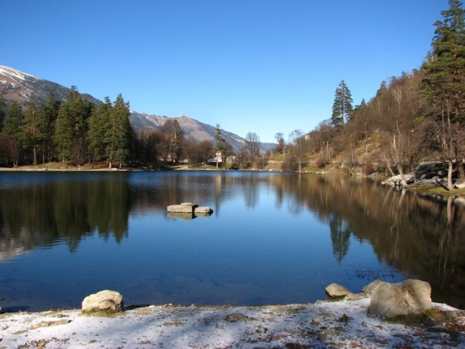 Back lakes - in November, the air temperature in Dombai drops to -10 degrees Celsius