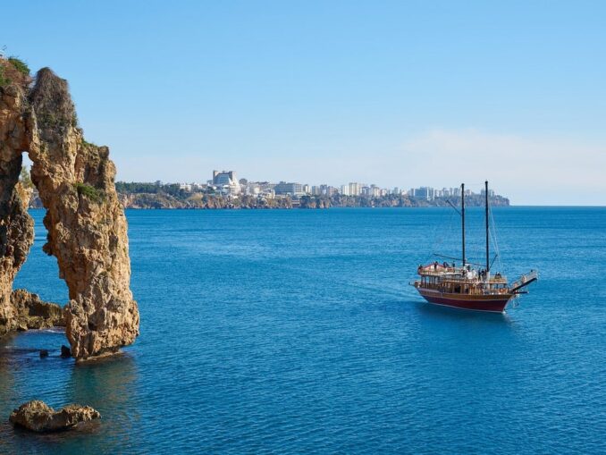 В Анталии в ноябре еще стоит теплая погода!