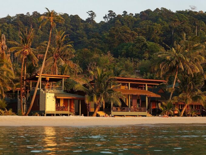 На Пхукет в ноябре начинается пляжный сезон