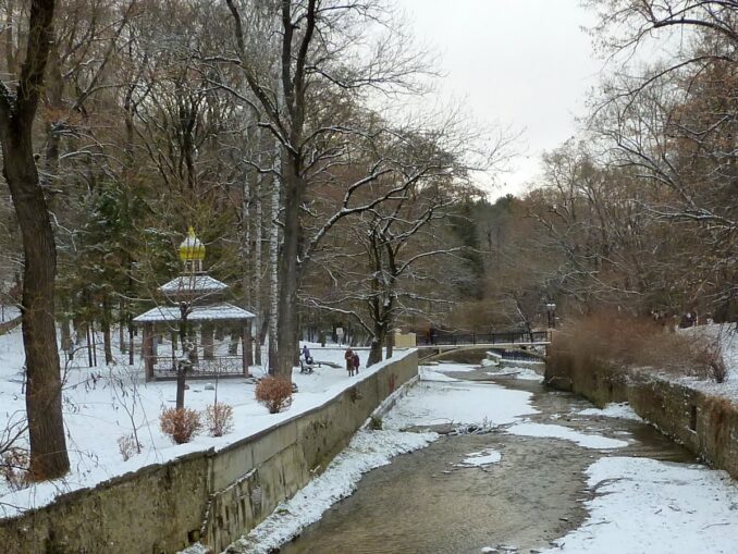 Зимой в Кисловодске нужно сходить в Курортный парк