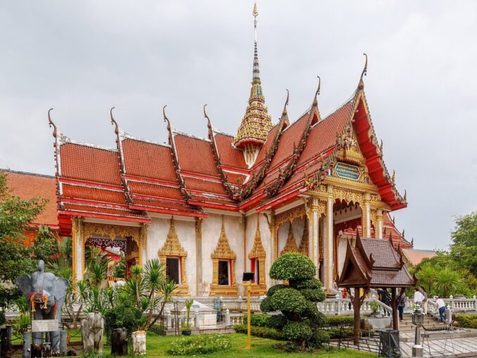 Ват Чалонг нужно посмотреть на Пхукете в ноябре в первую очередь