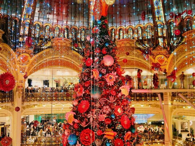 Встретить Новый год в Париже - мечта туриста