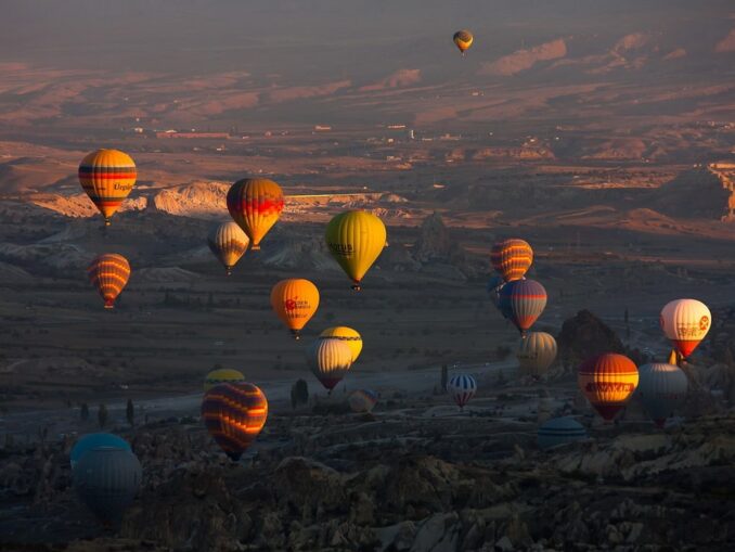 Чтобы полетать на воздушном шаре в Каппадокию можно ехать в любое время года