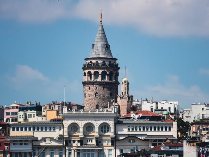 Галатская башня - в Стамбул в январе стоит ехать на экскурсии