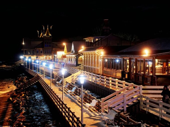 Набережная в Зеленоградск зимой - туристов мало