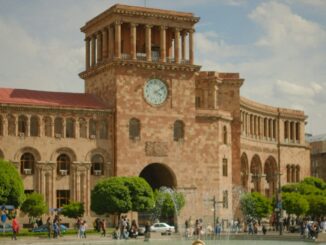 Площадь Республики нужно посмотреть в Ереване в первую очередь