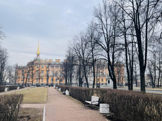 В ноябре в Санкт-Петербурге одеваются тепло