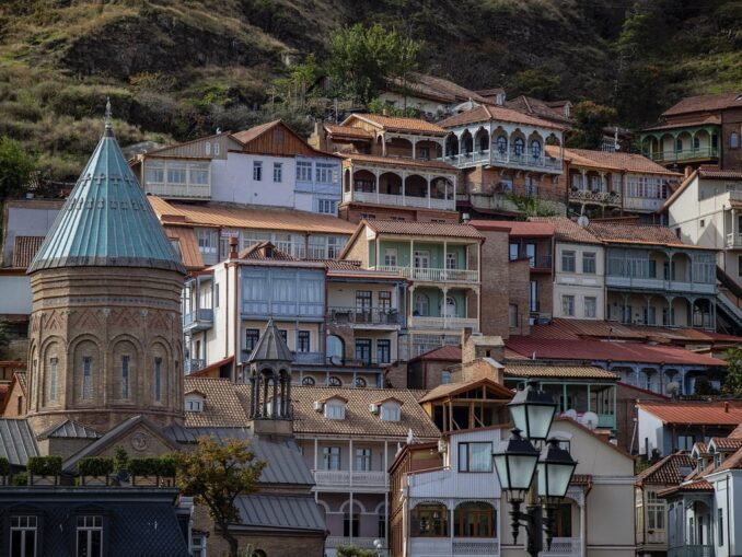Старый Тбилиси можно посмотреть и самостоятельно!