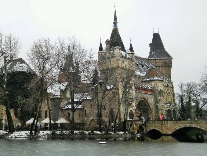 Vajdahunyad Castle in Budapest, photo @12akd/Wikimedia Commons Vajdahunyad Castle is a must see in Budapest