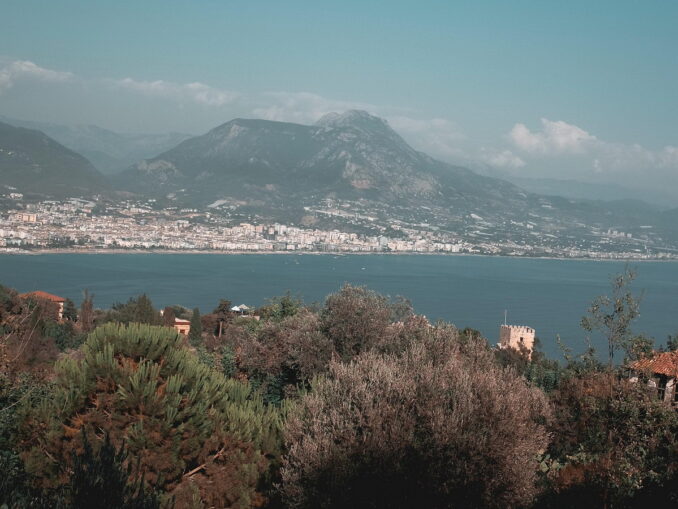 View of Alanya Bay, photo @Aysegul Aytoren/Pixabay.com There is something to see in Alanya and nearby in January