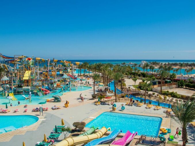 Hotels with water parks in Hurghada are not empty in February