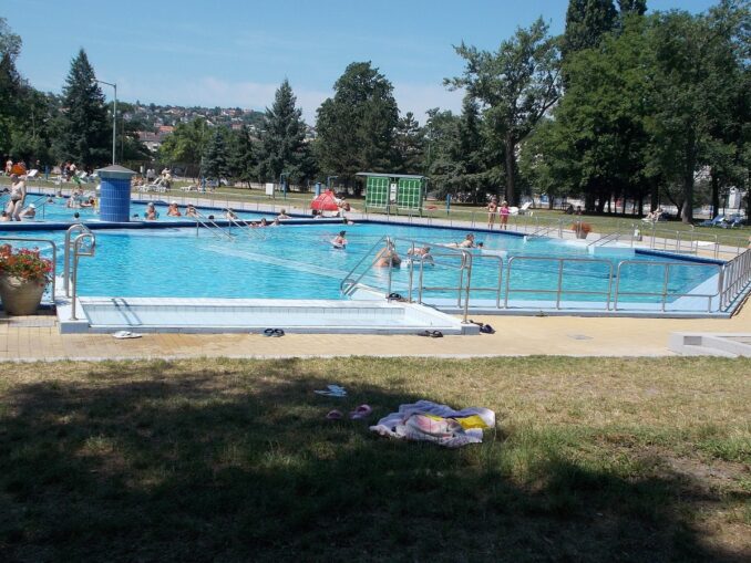 Ванны Палатинус в Будапеште - отличное место для купания летом