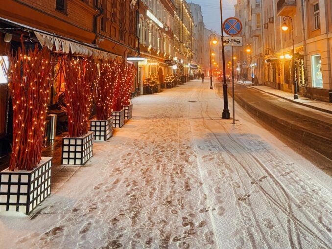 Температура воздуха в Москве в январе может опускаться до -20-22 градусов Цельсия