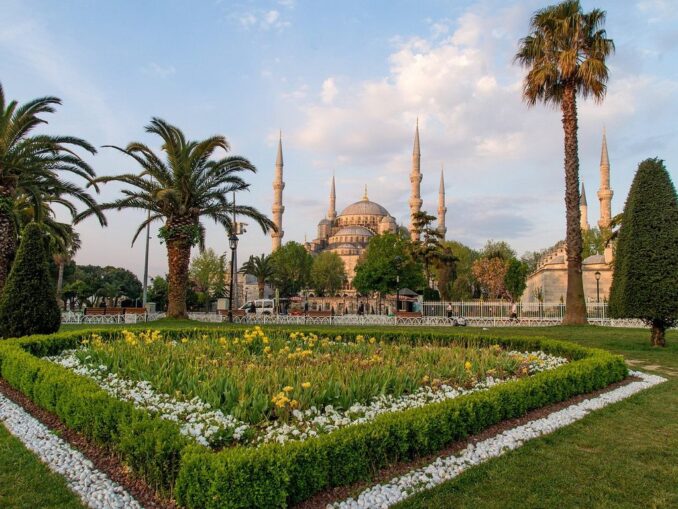 В Стамбул лучше всего ехать весной, в апреле и мае
