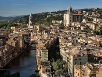 Из Барселоны можно на 1 день съездить в Жирону на экскурсию