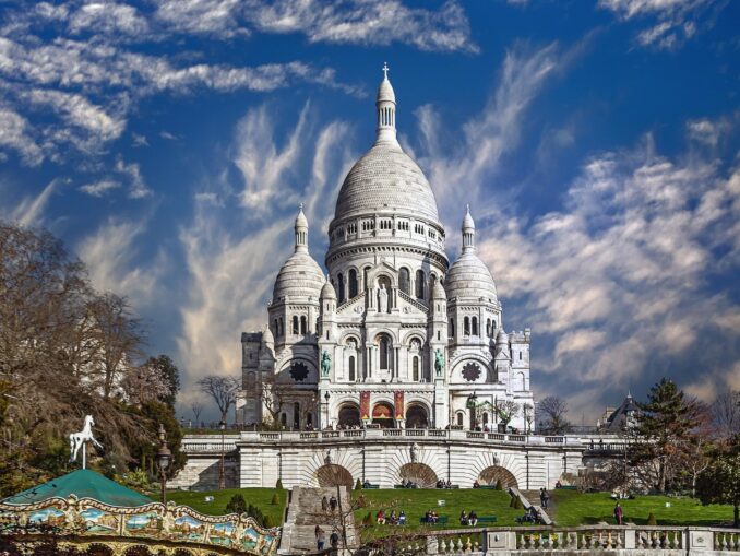 Sacre Coeur - one of the main attractions of Paris
