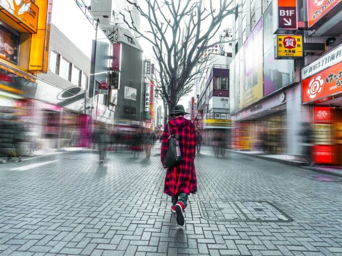 Shinjuku area, photo unsplash.com/@Jezael Melgoza Shinjuku - air temperature in Tokyo in March can rise to +22-24 degrees Celsius