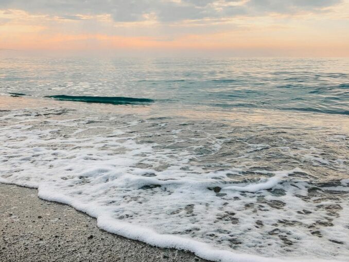 Black Sea in Adler in March, photo @Pauline Raw/pexels.com Black Sea - in March you can’t swim in Adler yet. But breathing the sea is a must!
