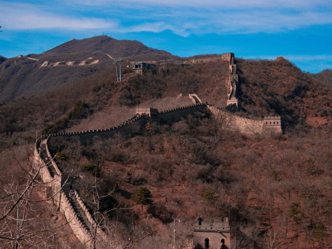 The Great Wall of China is the main "miracle of the world" in China