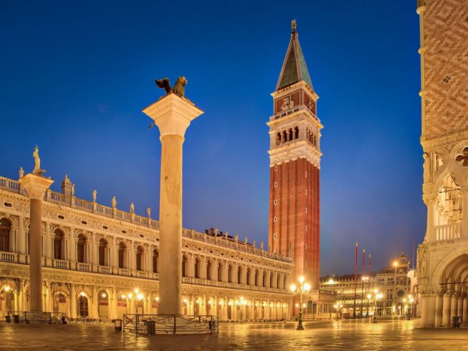 Procuration and campanilla - in Venice in March you will be able to see all the main attractions without a crowd