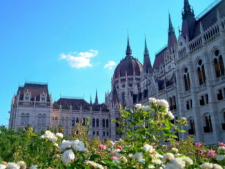 В Будапеште в апреле тепло и солнечно, стоит ехать на экскурсии