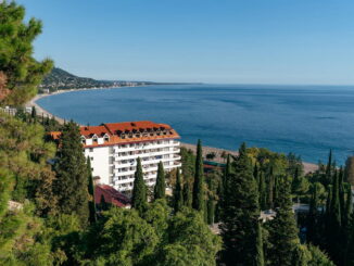 В первую очередь в Абхазии стоит отдохнуть в Гагре