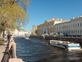 Река Мойка - в Санкт-Петербург в апреле стоит ехать на экскурсии