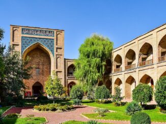 Медресе - в Ташкент в апреле стоит ехать на экскурсии!