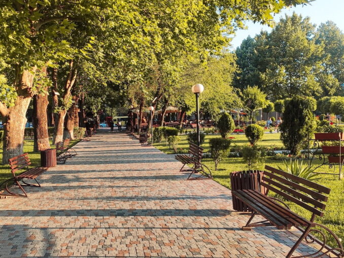 В июне в Ереване стоит жаркая и солнечная погода