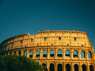 Колизей - в Рим в июне стоит ехать, несмотря на жаркую погоду!