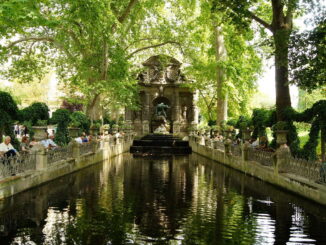 Зеленый Люксембургский сад - в Париж в июне стоит ехать на экскурсии!