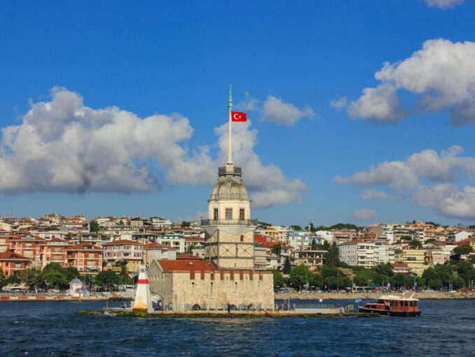 В Стамбул в июне стоит ехать!