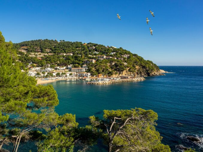 На Коста-Брава можно хорошо отдохнуть в Испании на море