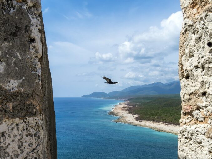 Cантьяго-де-Куба - летом на Кубе лучше не отдыхать по причине жаркой и дождливой погоды