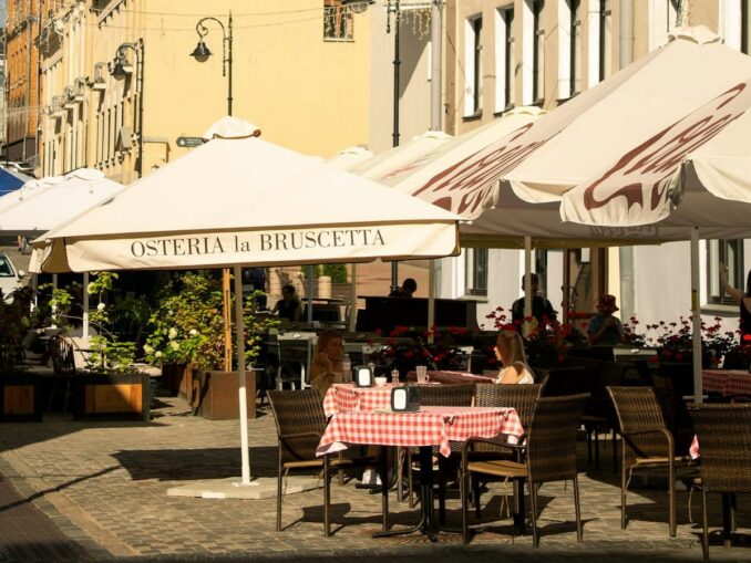 Air temperature in Minsk in June ranges in the area of ​​+18-23 ° C