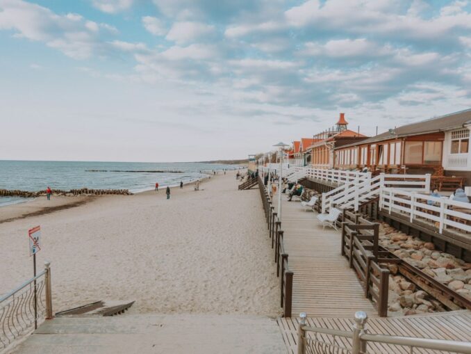 Пляж - в Зеленоградск в октябре стоит поехать на море