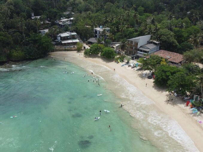 В середине и конце зимы на Шри-Ланке можно купаться целыми днями