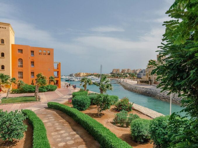 Somewhere in Hurghada, photo @bassel zaki/pexels.com It's nice to walk around Hurghada in cool weather