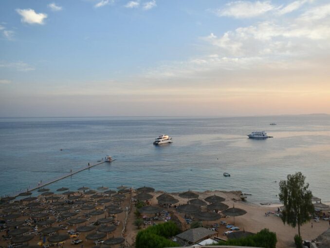 The air temperature in Sharm el-Sheikh in March ranges from +22 to +30 degrees Celsius