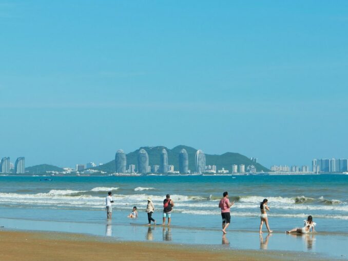 Beach holidays with children in Sanya in winter