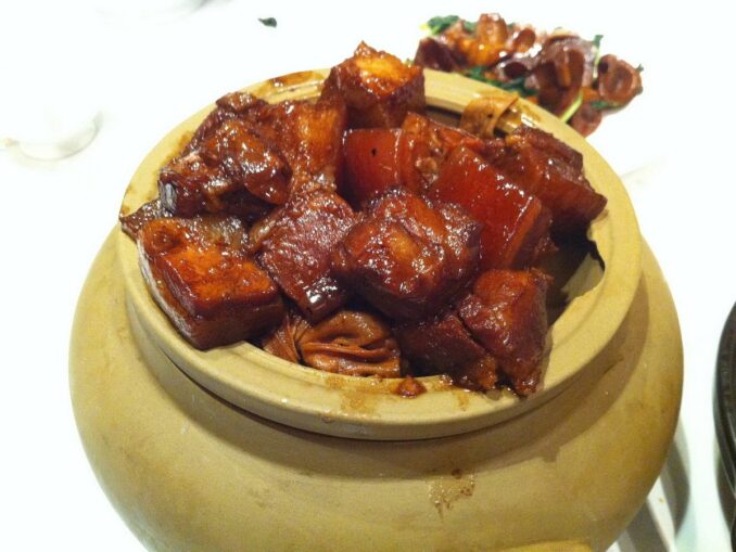 Красная свинина - фирменное китайское блюдо из Шанхая