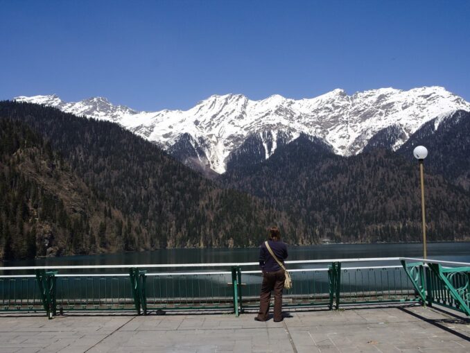 Lake Ritsa - the air temperature in Abkhazia in March reaches +18-20 degrees Celsius