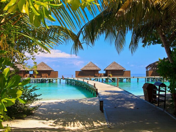Bungalow on Veliganda - tours to the Maldives in February are expensive