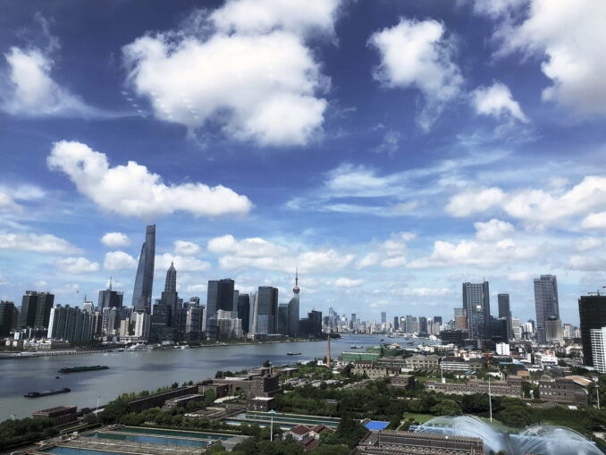 Yellow River, Shanghai, photo @Nix Sunyata/Wikimedia Commons Yellow River - the air temperature in Shanghai already rises to +30 degrees Celsius in early May