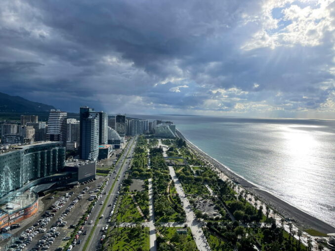 Batumi in spring, coast, photo unsplash.com/@ana_merkuleva Black Sea coast - people rarely swim in Batumi in spring