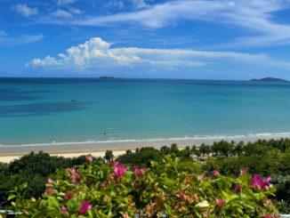 Пляж в Санье - в мае еще можно ехать на Хайнань на пляжный отдых