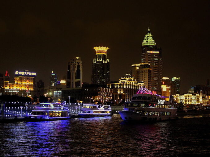 Evening Shanghai looks gorgeous