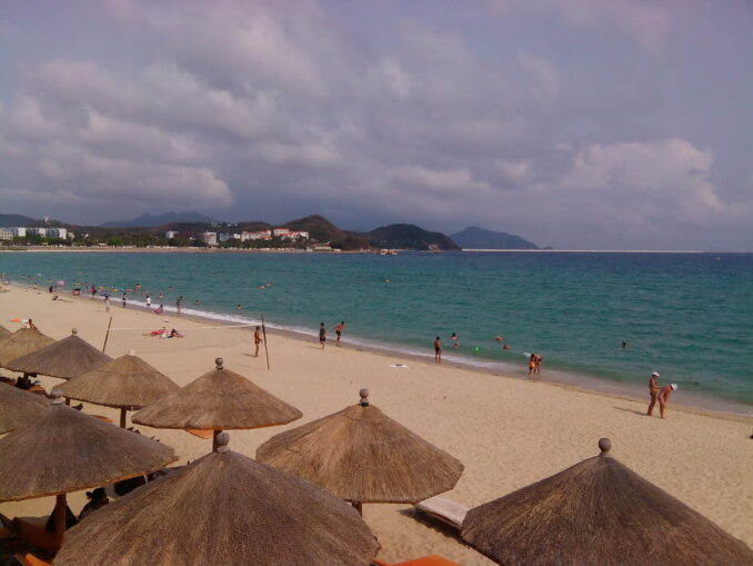 Sanya - Hainan is hot and stuffy in summer